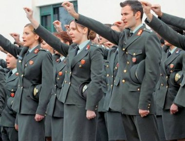 Πανελλήνιες: Έως τις 19 Μαΐου οι αιτήσεις για τις στρατιωτικές σχολές - Αυξομειώσεις στις θέσεις εισακτέων